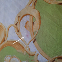 Charger l'image dans la galerie, Foulard vintage Nina - Imprimé couronnes Hermès Paris.