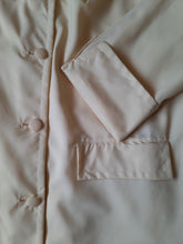 Charger l'image dans la galerie, Trench-coat vintage Jeanne - Jaune clair très légers. Taille M, 38, 40. Cyclone. Made in France.