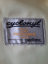 Charger l'image dans la galerie, Trench-coat vintage Jeanne - Jaune clair très légers. Taille M, 38, 40. Cyclone. Made in France.