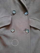 Charger l'image dans la galerie, Manteau vintage Meredith - En laine et cachemire marron chocolat. Taille M, 38, 40. Franck et Fils.