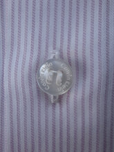 Charger l'image dans la galerie, Chemise "Seconde" Olivier - Blanche à fines rayures roses. Fitted. Taille L, 40, 42. Calvin Klein.