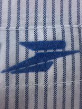 Charger l'image dans la galerie, Chemise vintage Martin - Blanc à rayures bleues à logo. Taille L, 40, 42. La poste. C. Bocage.
