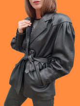 Charger l'image dans la galerie, Veste vintage Adelle - Cuir noir. Taille XL, 42, 44. Reginapary. Made in France.