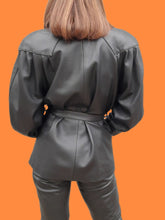 Charger l'image dans la galerie, Veste vintage Adelle - Cuir noir. Taille XL, 42, 44. Reginapary. Made in France.