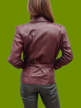 Charger l'image dans la galerie, Veste vintage Géraldine - Cuir Bordeaux. Taille S, 36, 38. Mac Douglas Paris. Made in France