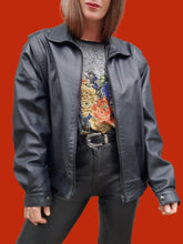 Charger l'image dans la galerie, Blouson vintage Mariana - Cuir d'agneau Noir. Taille XL, 42, 44. Made in Bulgarie