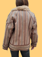 Charger l'image dans la galerie, Veste vintage Sophia - Cuir, daim et fourrure marron. Taille L, 40, 42. Franck fils Paris