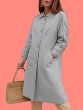 Charger l'image dans la galerie, Trench vintage Véra - Bleu ciel évasé. Taille L, 40, 42. C&A vintage. Made in West Germany
