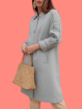 Charger l'image dans la galerie, Trench vintage Véra - Bleu ciel évasé. Taille L, 40, 42. C&A vintage. Made in West Germany