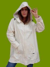 Charger l'image dans la galerie, Ciré Corinne - Imperméable blanc effet brillant. Taille XL, 42, 44. Armor Lux