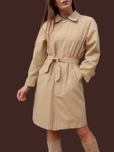 Charger l'image dans la galerie, Trench-Coat vintage Lola - Beige. Taille S, 36, 38. Made in France