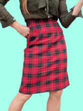 Charger l'image dans la galerie, Jupe crayon vintage Karen - Tartan rouge laine & cachemire. Taille S, 36, 38. Yves Saint Laurent. Made in France.