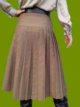 Charger l'image dans la galerie, Jupe vintage Sophie - Plissée vert kaki. Taille XXL, 44, 46.