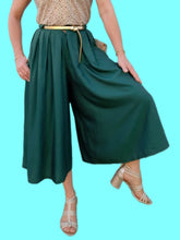 Charger l'image dans la galerie, Jupe culotte vintage Maggy - Vert émeraude. Plissée. Taille XS, 34, 36.