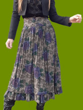 Charger l'image dans la galerie, Jupe vintage Lina - Laine fleurie. Bord volanté. Taille S, 36, 38