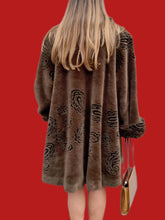 Charger l'image dans la galerie, Manteau vintage Véronika - Fourrure synthétique. Imprimé cachemire. Taille XXL, 44, 46. Made in France Made in France.