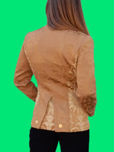 Charger l'image dans la galerie, Veste Katia - Les soleils d'Arles. Chamois. Taille S, 34, 36, 38.