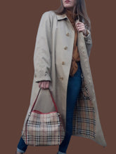 Charger l'image dans la galerie, Trench-Coat Jacinthe - Paletot Burberrys. Taille XL, 42, 44. Coton beige