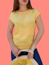 Charger l'image dans la galerie, Pull d'été vintage Marcelle - Maille géométrique jaune. Taille M, 38, 40. Made in France.