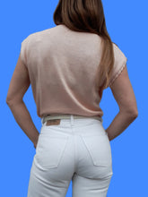 Charger l'image dans la galerie, Pull d'été vintage Cassie - Mailles ajourées roses. Taille M, 38, 40. Fabriqué en France