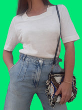 Charger l'image dans la galerie, Pull d'été vintage Célia - Col carré. Taille M, 38, 40. Fabriqué en France