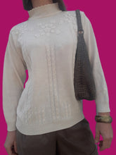 Charger l'image dans la galerie, Pull vintage Cynthia - Broderies florales. Beige. Taille M, 36, 38, 40
