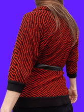 Charger l'image dans la galerie, Pull-over vintage Clarisse - Zébré Red & black. Taille M, 38, 40