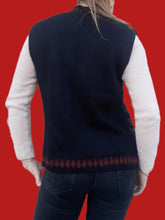 Charger l'image dans la galerie, Gilet vintage Billie - Broderies florales. Taille M, 36, 38. Fabriqué en France