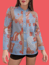 Charger l'image dans la galerie, Cardigan vintage Lisette - Imprimé Japonisant bleu et rouille. Taille M, 38, 40.