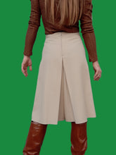 Charger l'image dans la galerie, Jupe-Culotte vintage Amandine - Coupe droite. Beige à détails fantaisie à la taille. Taille S, 36, 38.