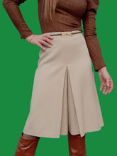 Charger l'image dans la galerie, Jupe-Culotte vintage Amandine - Coupe droite. Beige à détails fantaisie à la taille. Taille S, 36, 38.