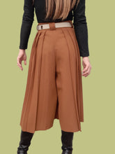 Charger l'image dans la galerie, Jupe-Culotte vintage Sophie - Plissée sur les côtés. Marron. Taille S, 36, 38.
