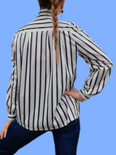 Charger l'image dans la galerie, Chemisier vintage Félicie - Pois & rayures. Bleu marine et blanc. Taille M, 38, 40.