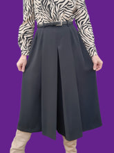 Charger l'image dans la galerie, Jupe-Culotte vintage Ariane - Plissée fluide noire. Taille M, 38, 40. Solphin