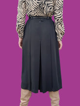 Charger l'image dans la galerie, Jupe-Culotte vintage Ariane - Plissée fluide noire. Taille M, 38, 40. Solphin
