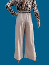 Charger l'image dans la galerie, Pantalon vintage Sandra - Palazzo beige. Taille M, 38, 40. Mariella Gelli