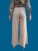 Charger l'image dans la galerie, Pantalon vintage Sandra - Palazzo beige. Taille M, 38, 40. Mariella Gelli