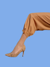 Charger l'image dans la galerie, Pantalon vintage Alicia - Style sarouel. Chamois. Taille S, 36, 38. Emanuel Ungaro. Made in Italy