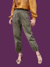 Charger l'image dans la galerie, Pantalon vintage Julia - Treillis militaire kaki. Style cargo. Taille M, 38, 40. SCECAM Paris 1967.