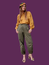 Charger l'image dans la galerie, Pantalon vintage Julia - Treillis militaire kaki. Style cargo. Taille M, 38, 40. SCECAM Paris 1967.