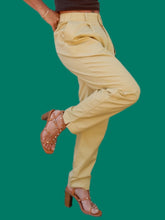 Charger l'image dans la galerie, Pantalon vintage Emmeline - Relax jaune en coton. Taille L, 40, 42