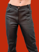 Charger l'image dans la galerie, Pantalon vintage Michèle - Cuir noir. Taille M, 38, 40. Création Estret. Made in France.
