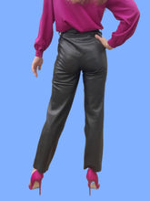 Charger l'image dans la galerie, Pantalon vintage Adélaïde - Cuir d'agneau noir. Taille L, 40, 42. Made in Belgium.