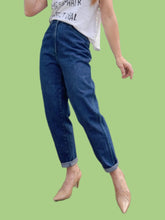 Charger l'image dans la galerie, Jean vintage Cécile - Jingler. Coupe boyfriend. Taille L, 40, 42. News Island Traffic.