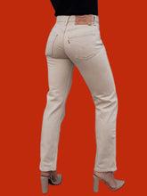 Charger l'image dans la galerie, Jean Levi's 501. Coton Beige. Taille S, 36, 38. W28 L34.