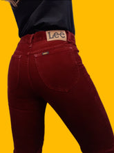 Charger l'image dans la galerie, Jean Caroline - Lee. Velours côtelé lie de vin. Taille XS, 34, 36.