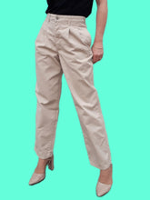 Charger l'image dans la galerie, Chino Emmi - Levi's Dockers. Taille L, 40, 42. W32 L30