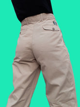 Charger l'image dans la galerie, Chino Emmi - Levi's Dockers. Taille L, 40, 42. W32 L30