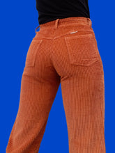 Charger l'image dans la galerie, Pantalon vintage Françoise - Salut les copains. Velours côtelé brique. Taille XS, 34, 36