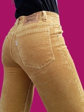 Charger l'image dans la galerie, Jean Levi's 631 Marcia - Velours côtelé moutarde. Made in France. Taille S, 36, 38. W30 L36